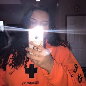 Meet your Posher, Vanessa